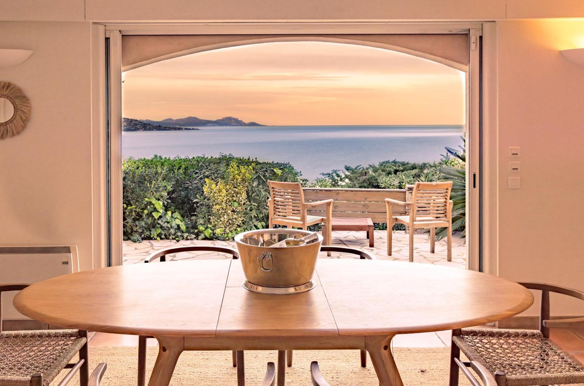 Superbe Villa, Incroyable Vue Mer, Piscine Chauffee, Climatisee Sainte-Maxime Exteriör bild